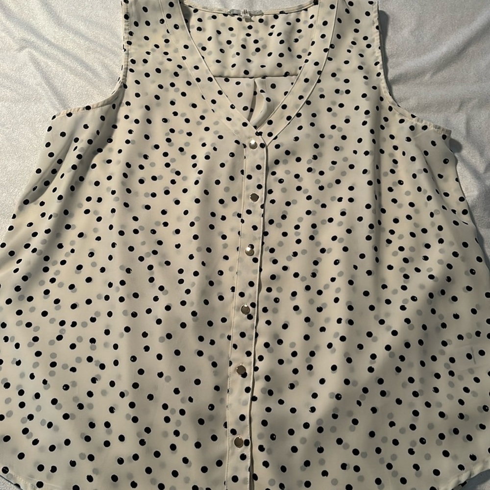 XL Maurice’s sleeveless top